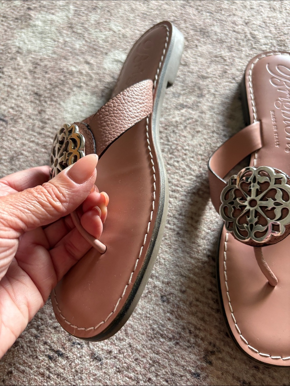 Brighton Pink Sand Blush Tan Leather Thong Sandals with Floral Medallion - Picture 6 of 7